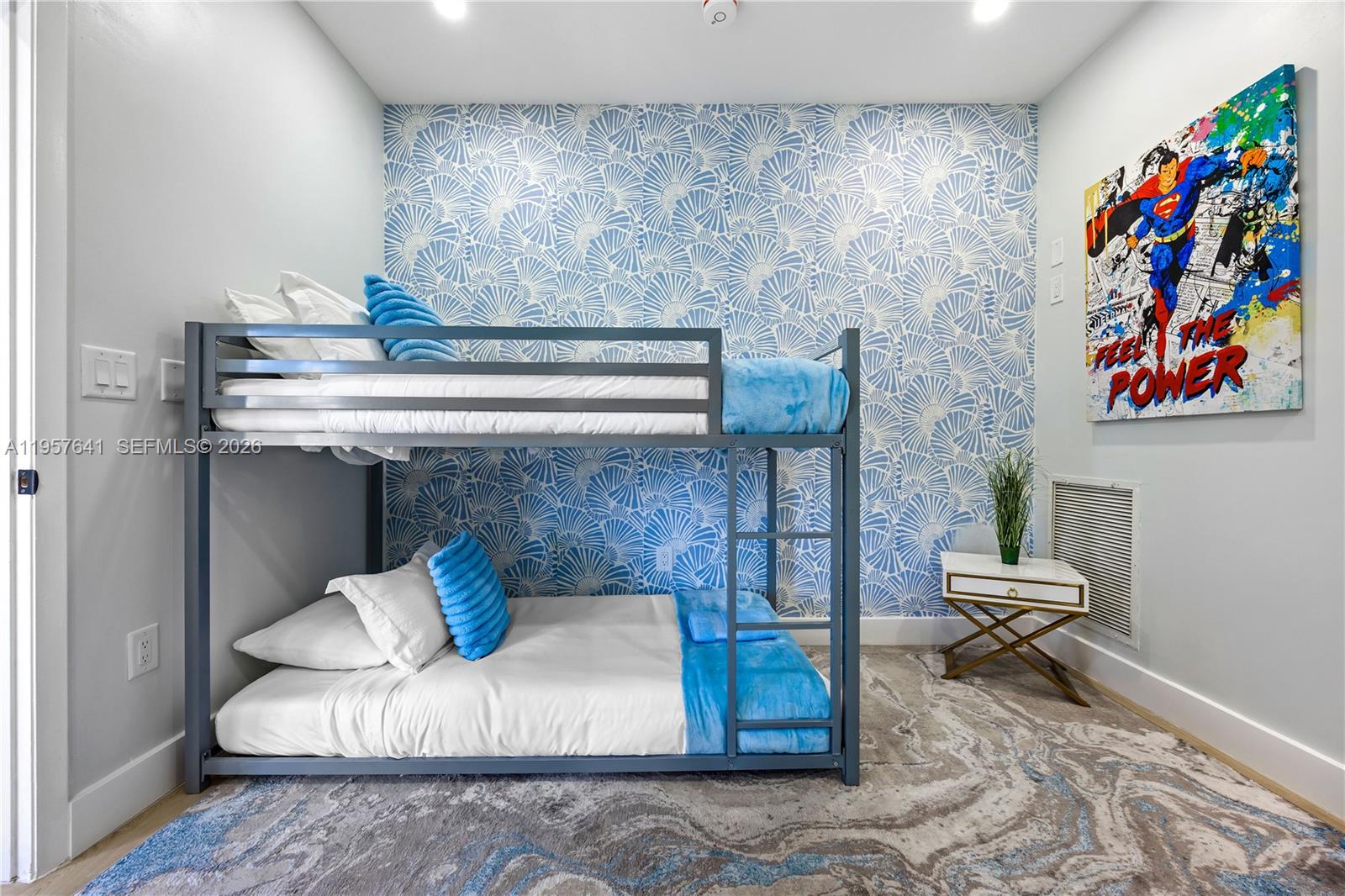 POMPANO SHORES - Residential