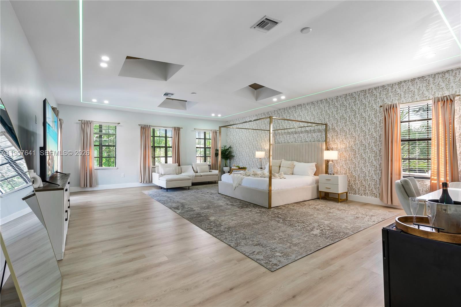 POMPANO SHORES - Residential