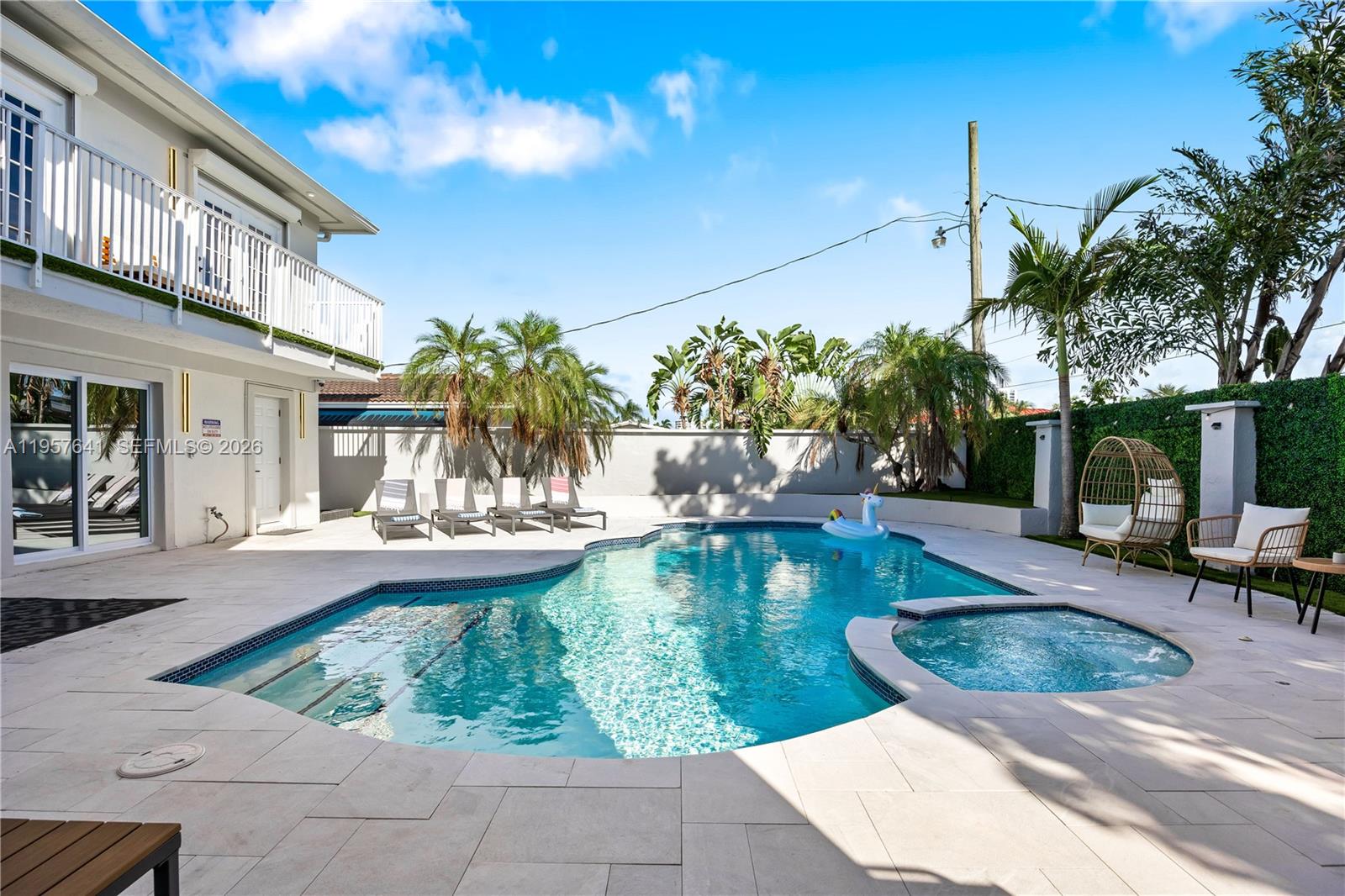 POMPANO SHORES - Residential