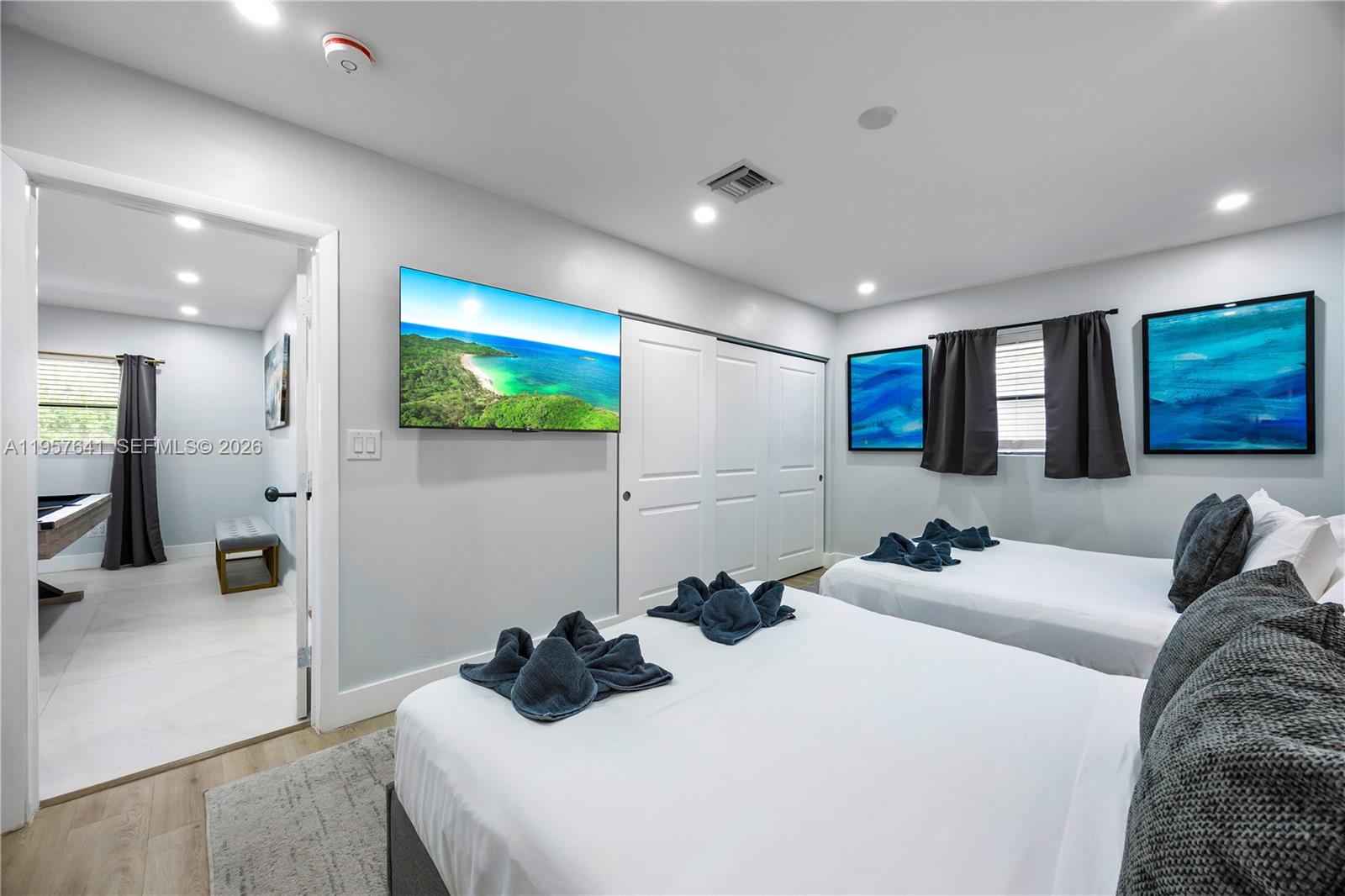 POMPANO SHORES - Residential