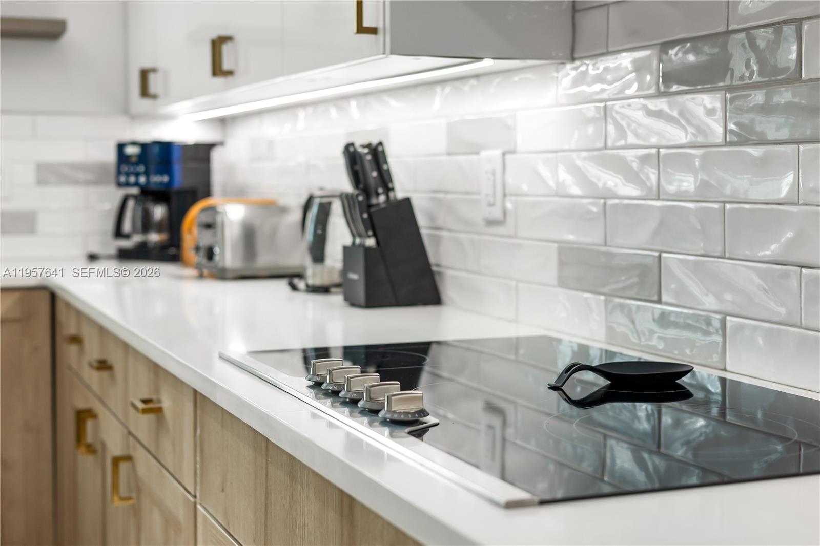 POMPANO SHORES - Residential