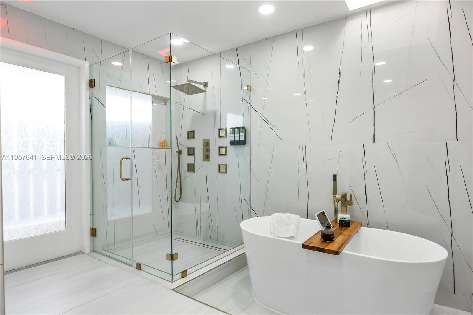 POMPANO SHORES - Residential