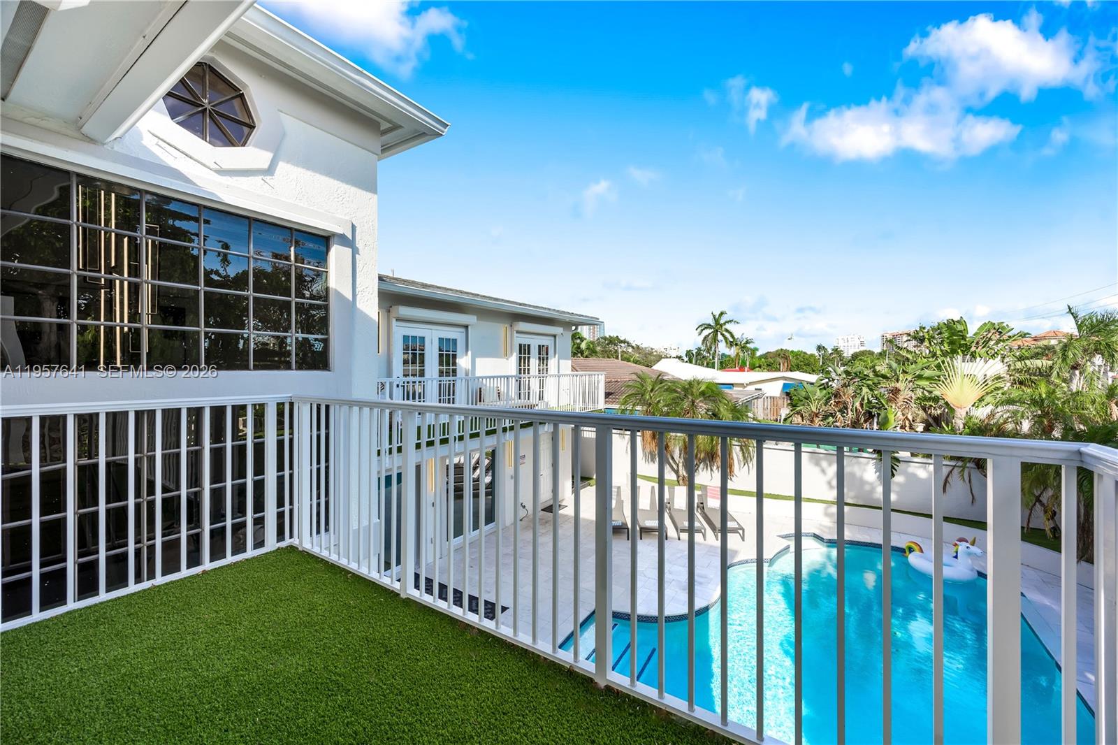 POMPANO SHORES - Residential