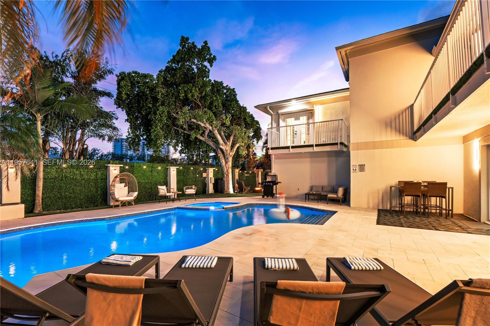 POMPANO SHORES - Residential