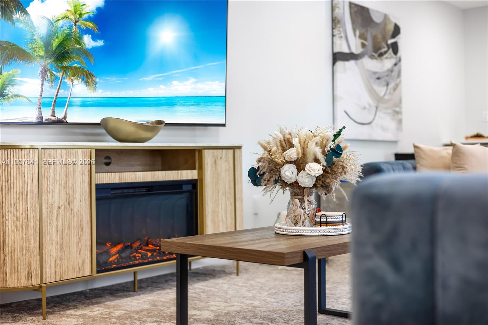 POMPANO SHORES - Residential