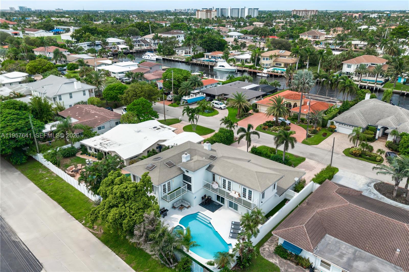 POMPANO SHORES - Residential