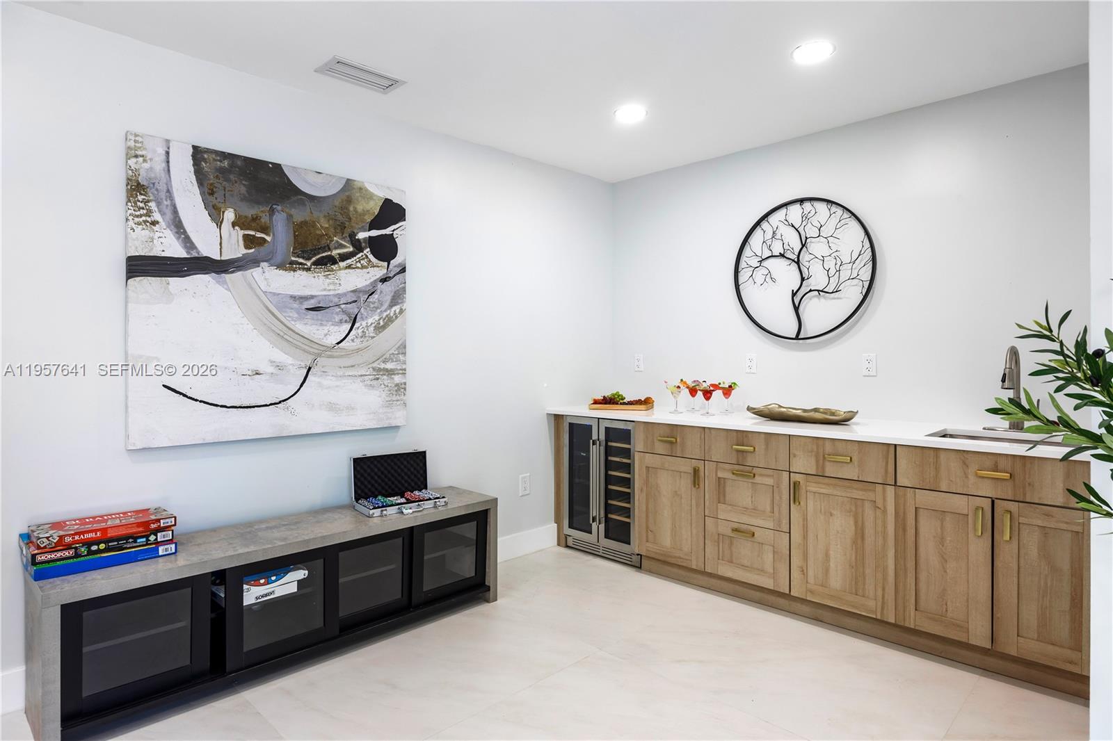 POMPANO SHORES - Residential