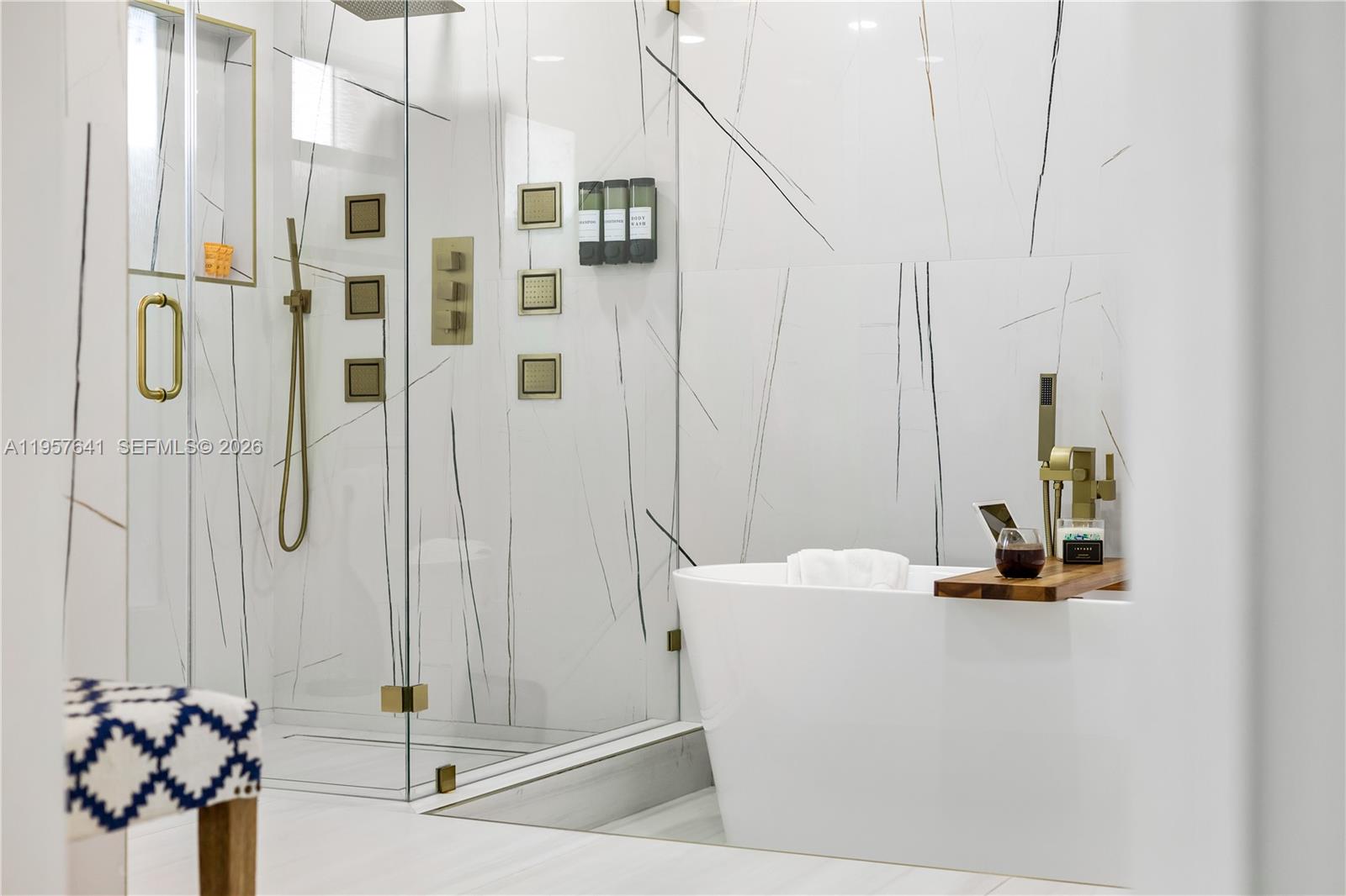 POMPANO SHORES - Residential