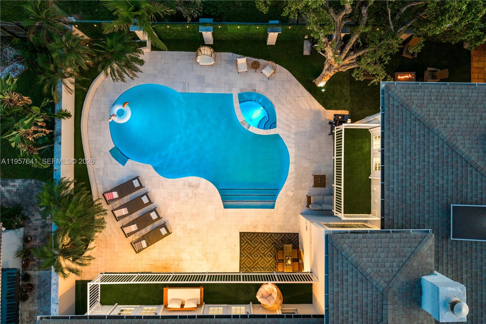 POMPANO SHORES - Residential