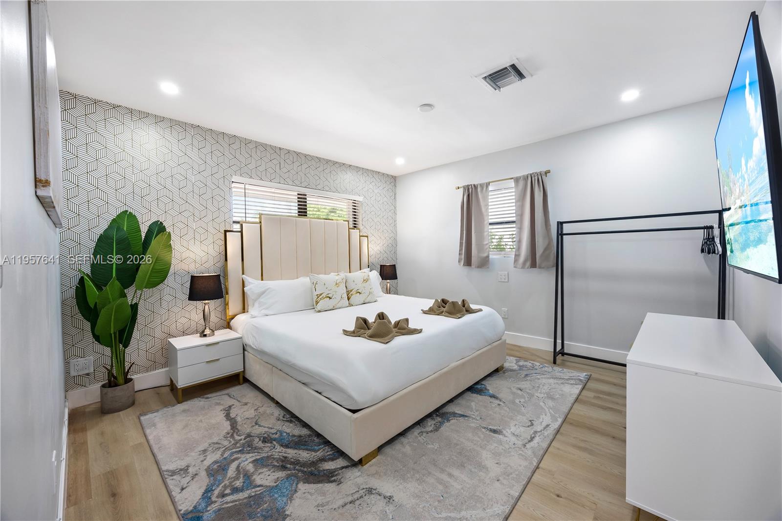 POMPANO SHORES - Residential