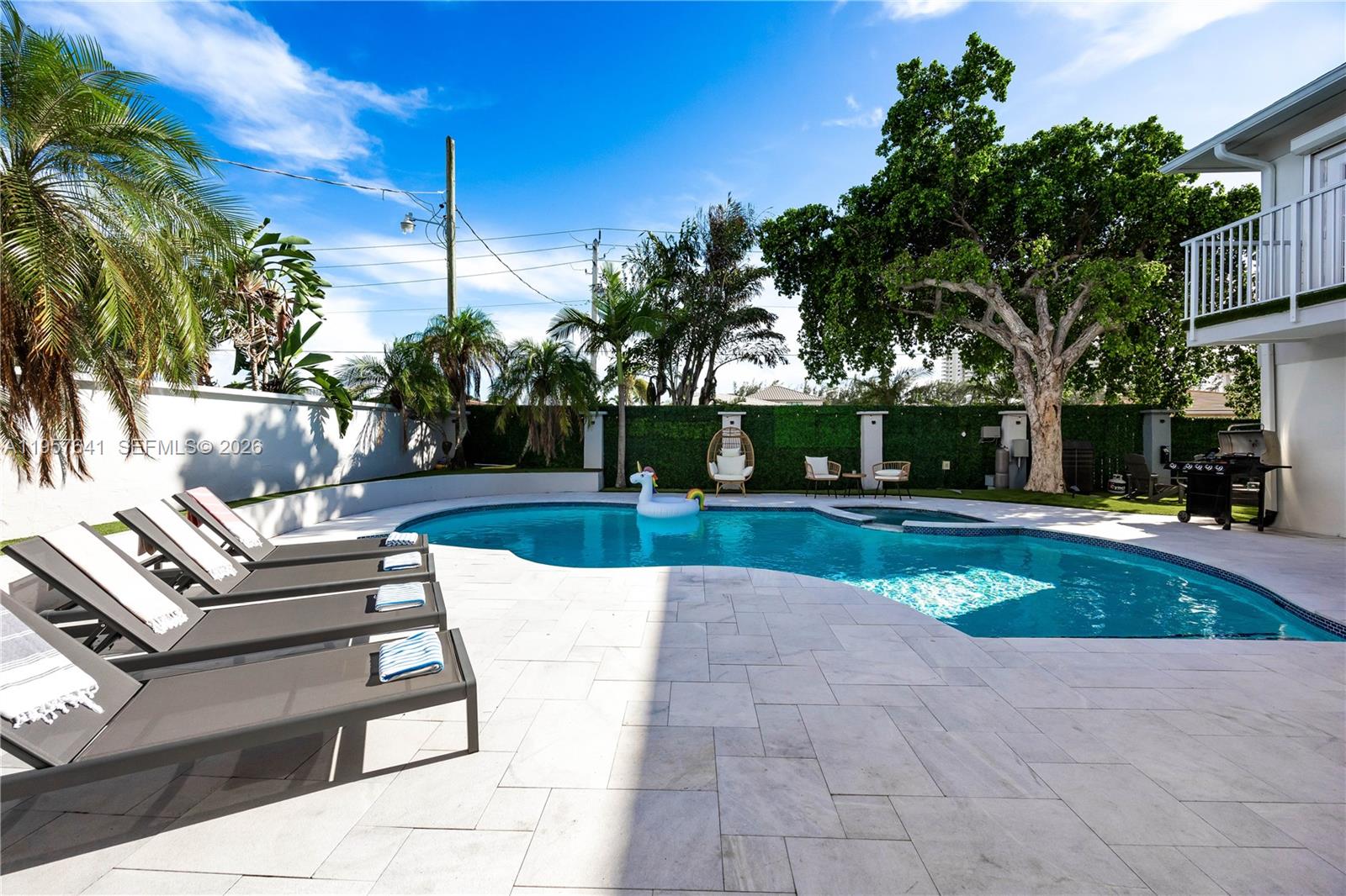 POMPANO SHORES - Residential