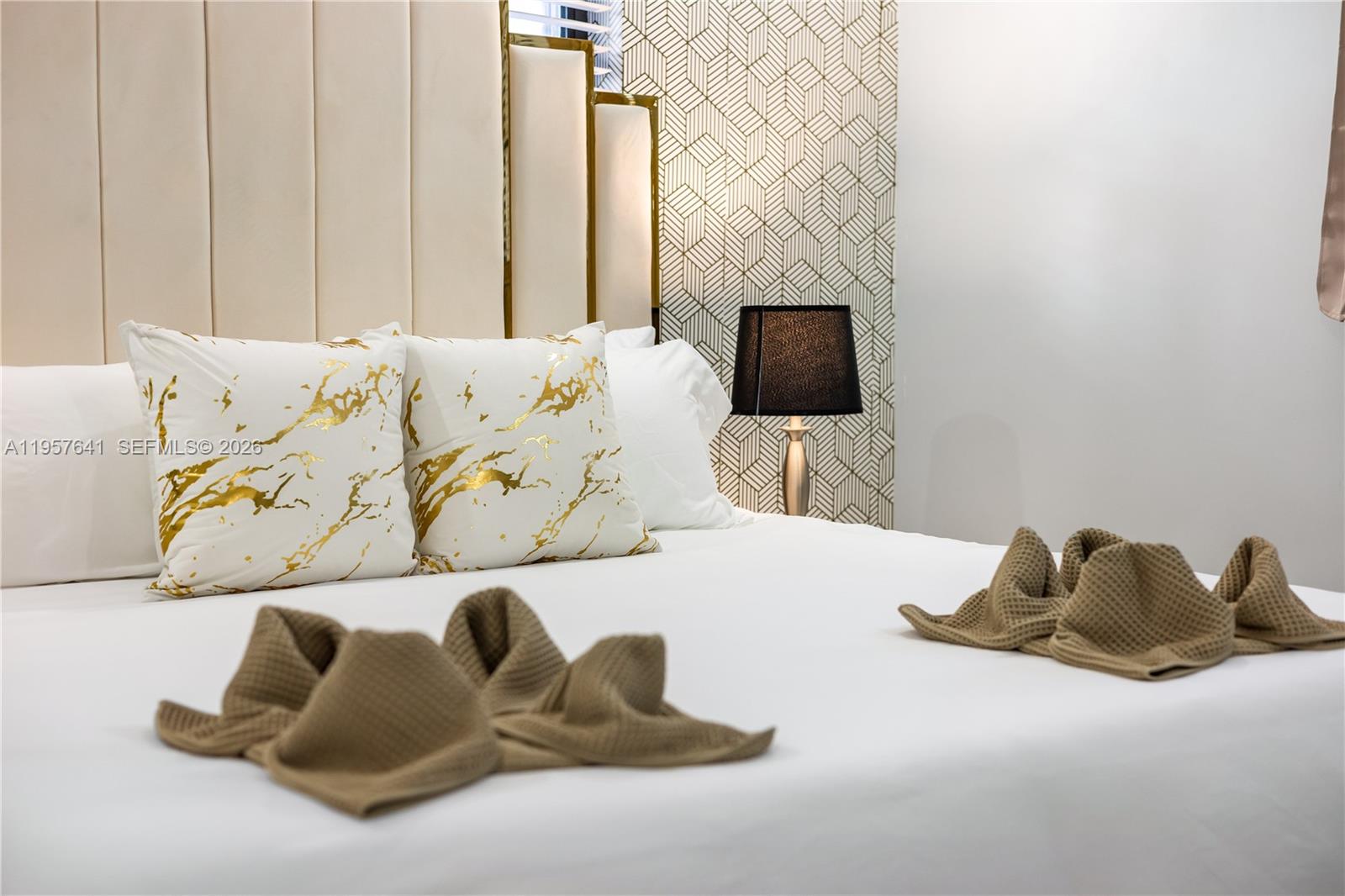 POMPANO SHORES - Residential