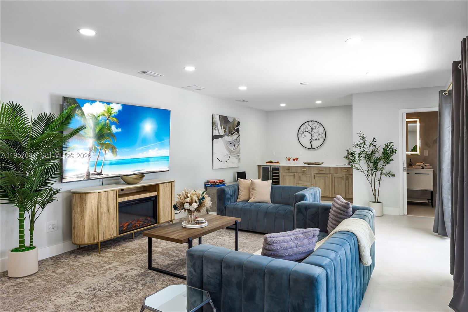 POMPANO SHORES - Residential