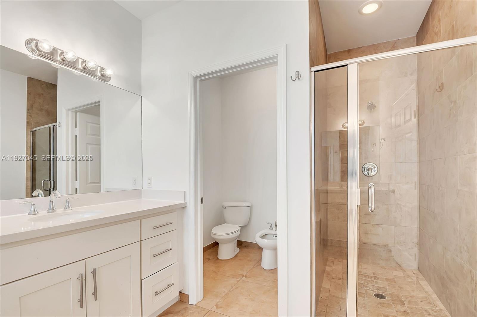 DORAL CAY - Residential Lease