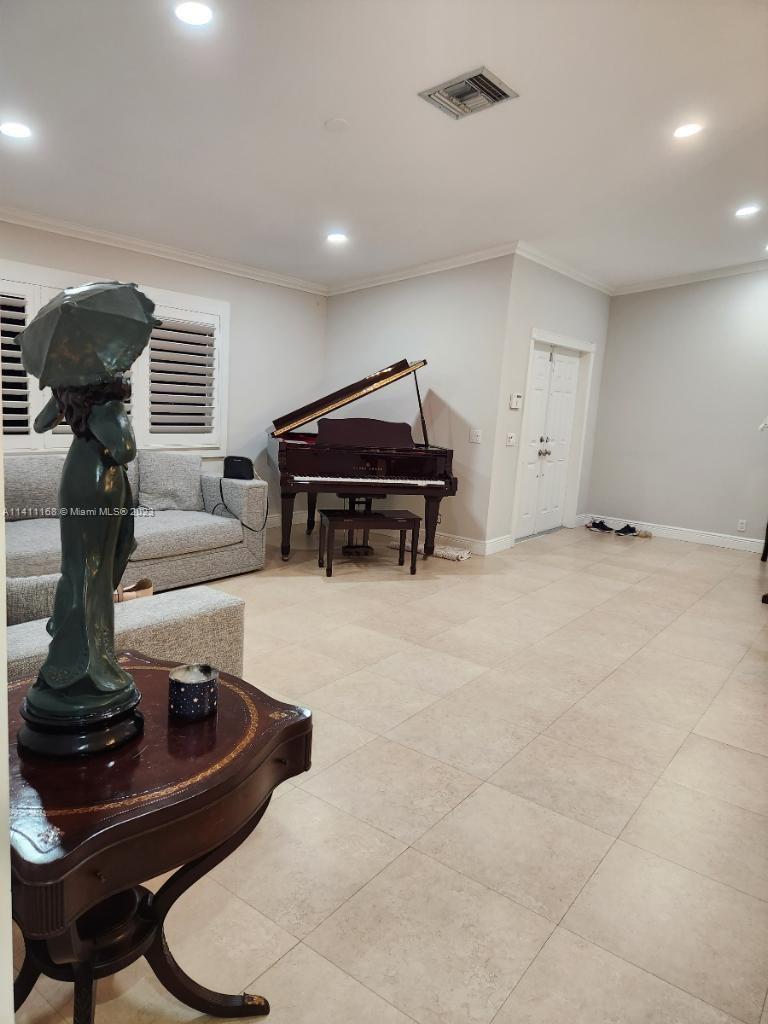 RICHARD ESTATES - Residential