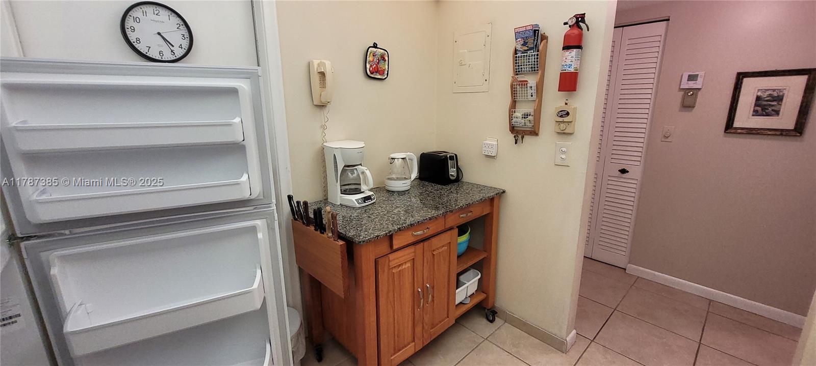 Rental Property at 1825 S Ocean Dr 811, Hallandale Beach, Broward County, Florida - Bedrooms: 1 
Bathrooms: 1  - $2,200 MO.