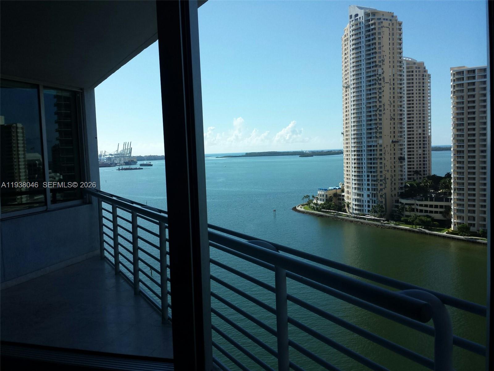 325 S BISCAYNE BL 1819
