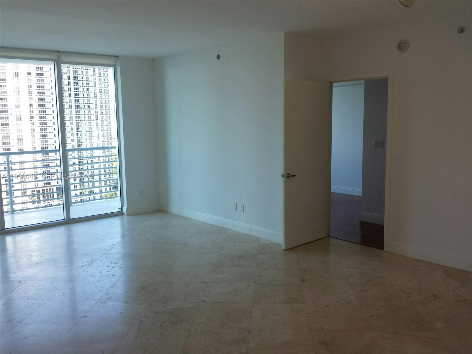 325 S BISCAYNE BL 1819