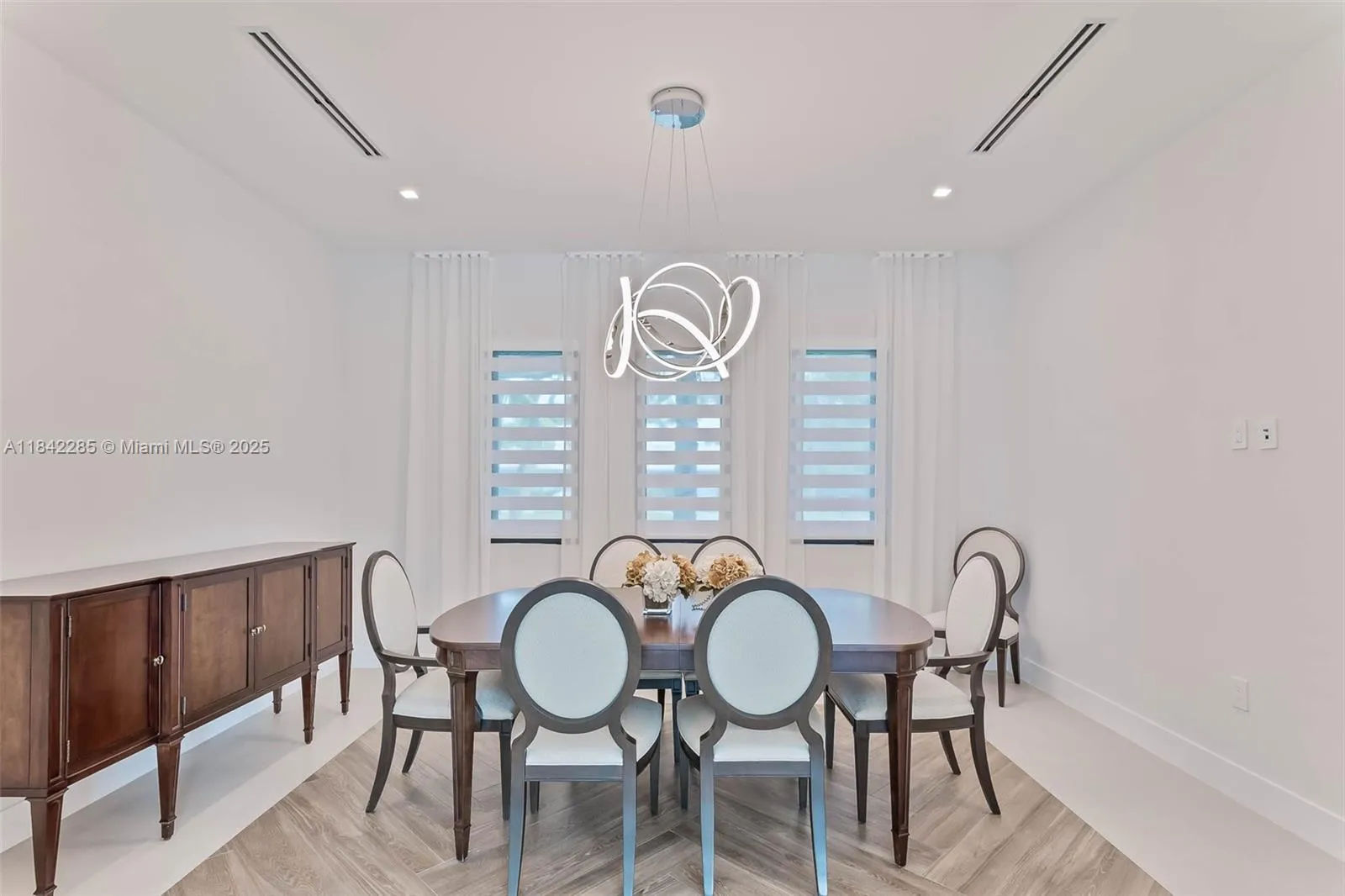 Pinecrest, Florida 33156, United States, 4 Bedrooms Bedrooms, ,5 BathroomsBathrooms,Residential,Active,174239