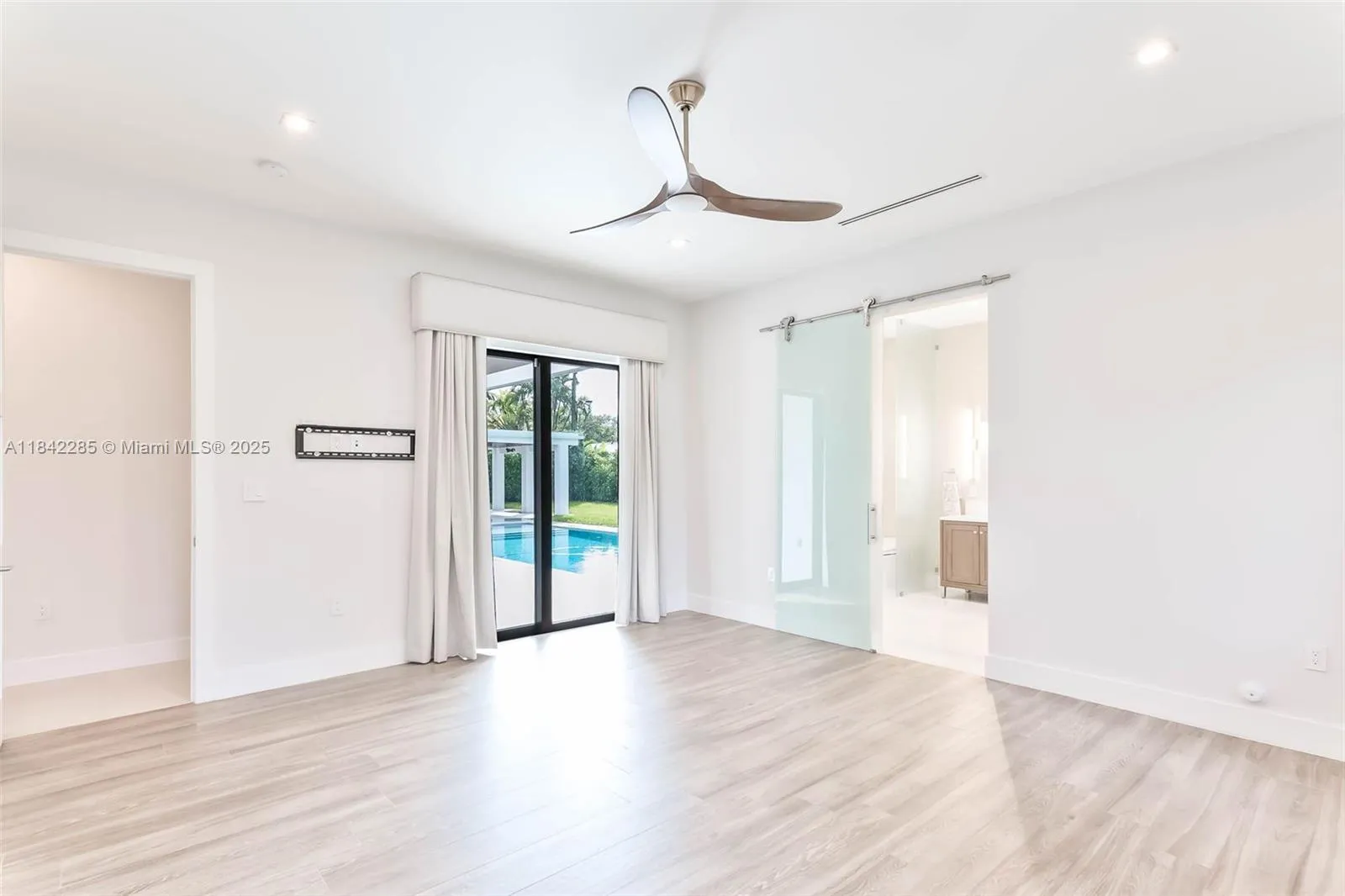 Pinecrest, Florida 33156, United States, 4 Bedrooms Bedrooms, ,5 BathroomsBathrooms,Residential,Active,174239