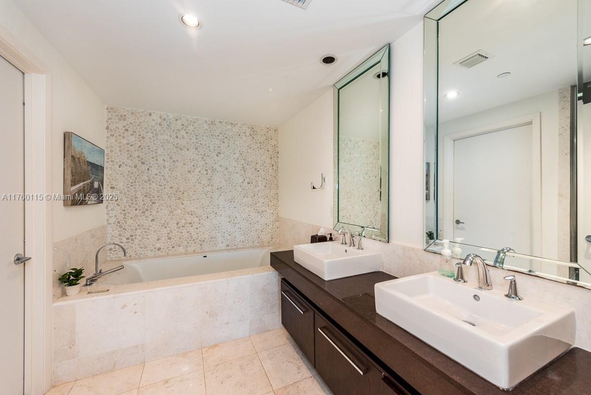 JADE OCEAN CONDO - Residential