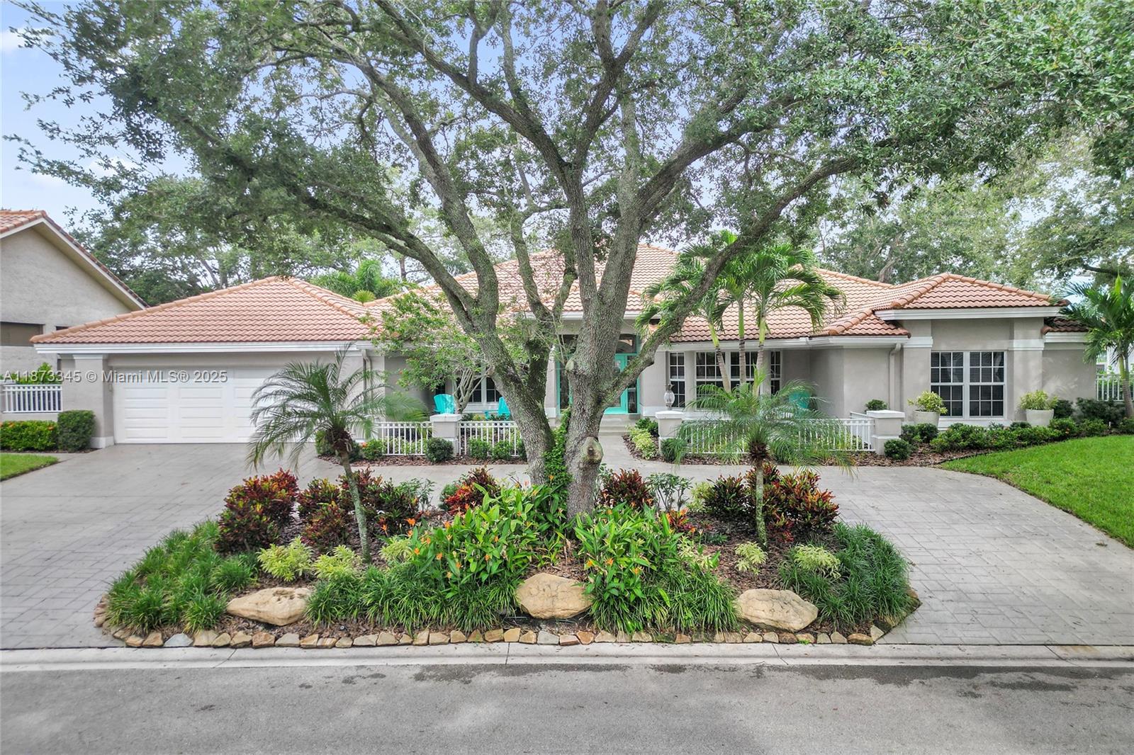 WOW! OUTSTANDING BUY ON THIS RENOVATED HOME IN THE PREMIER “ESTATES” SECTION OF EAGLE TRACE WITH OVER 3,500 SQ FT LIVING AREA! NEW 2023 HIGH END GOURMET ISLAND KITCHEN WITH WHITE/BURLAP TWO TONE CABINETS, “CAMBRIA” QUARTZ COUNTERS, STAINLESS-STEEL APPLIANCES, AND A FULL-SIZED BAY WINDOW BREAKFAST ROOM! 2021 LUXURY BATHS! UPGRADED PORCELAIN TILE AND HARD WOOD FLOORING! HURRICANE IMPACT WINDOWS AND CABANA BATH DOORS! INCREDIBLE UPDATED POOL/PATIO AREA WITH RAISED WATERFALL JACUZZI AND POOL WITH A SEPARATE CABANA BATH AND OUTDOOR KITCHEN! CROWN MOLDING AND CUSTOM CASEMENT FRAME DOOR MOLDINGS WITH ROSETTES AND PLINTH BLOCKS THROUGHOUT! ABSOLUTELY PERFECT MOVE-IN CONDITION! LIGHT, BRIGHT, AND READY TO GO!