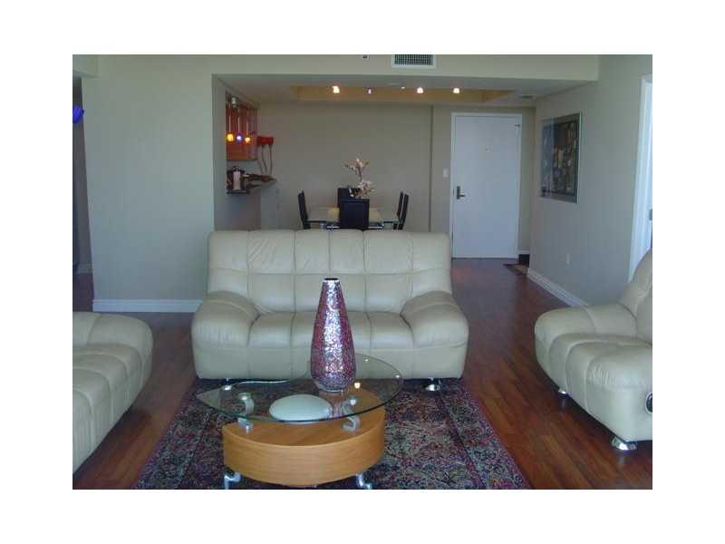 THE FLORIDIAN CONDO - Residential Lease