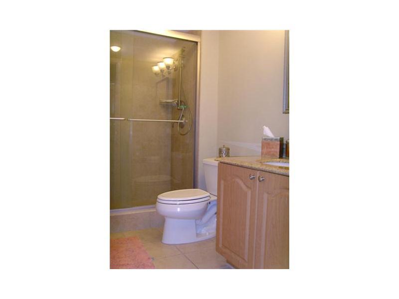 THE FLORIDIAN CONDO - Residential Lease