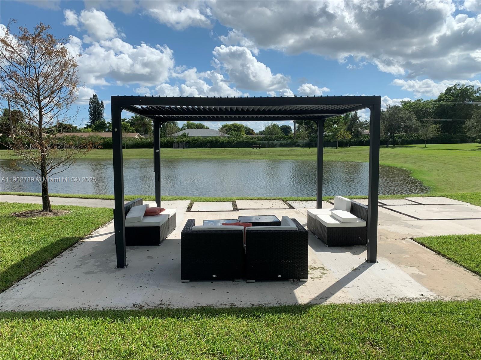 PLANTATION BUSINESS PARK - Residential