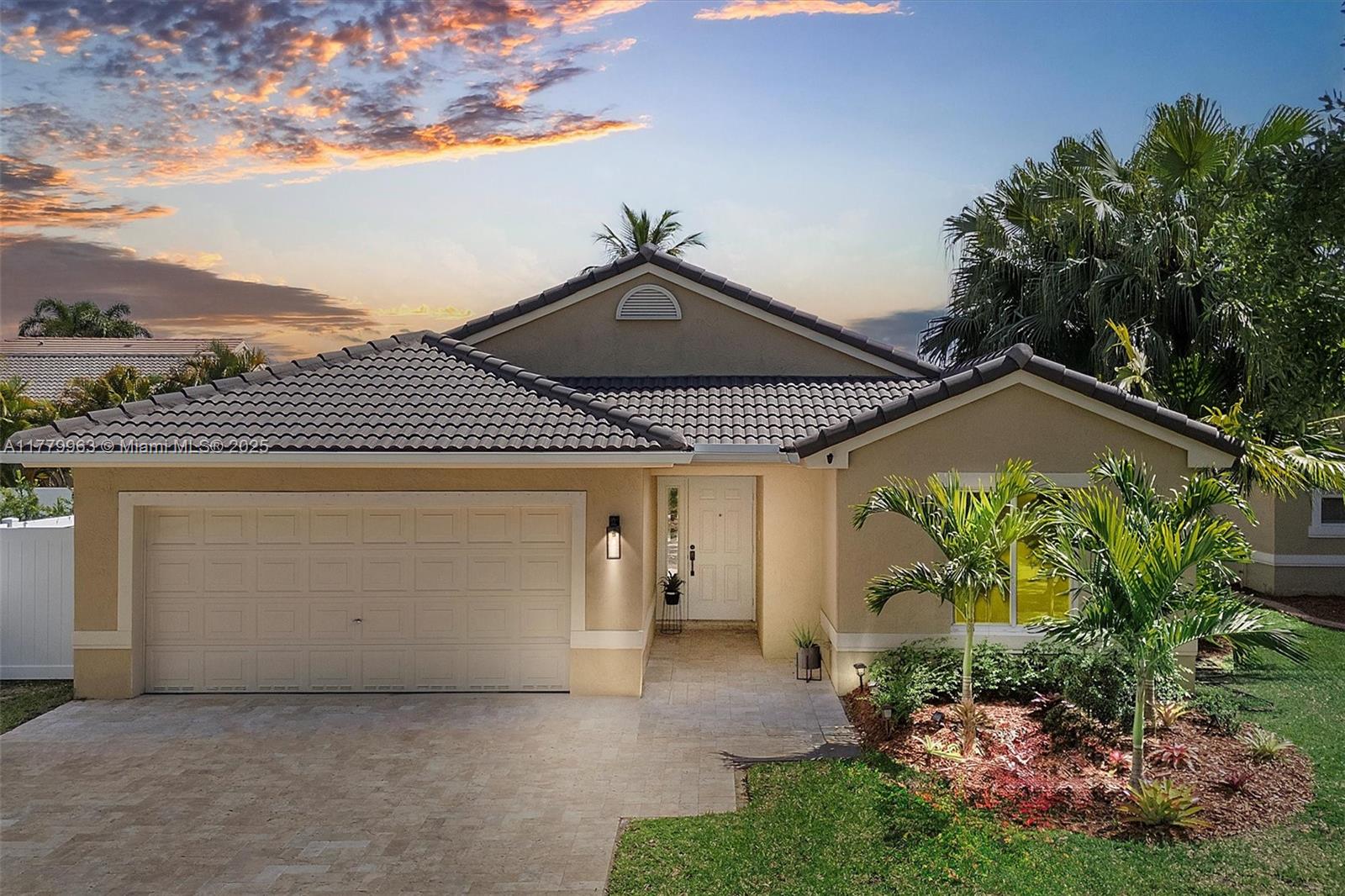 18628 Nw 24th Pl, Pembroke Pines, Miami-Dade County, Florida - 3 Bedrooms  
2 Bathrooms - 