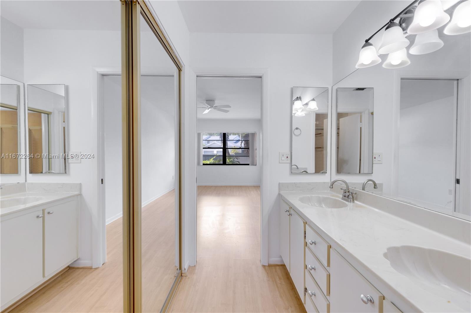 THE TOWNHOMES OF DORAL OA - Residential Lease