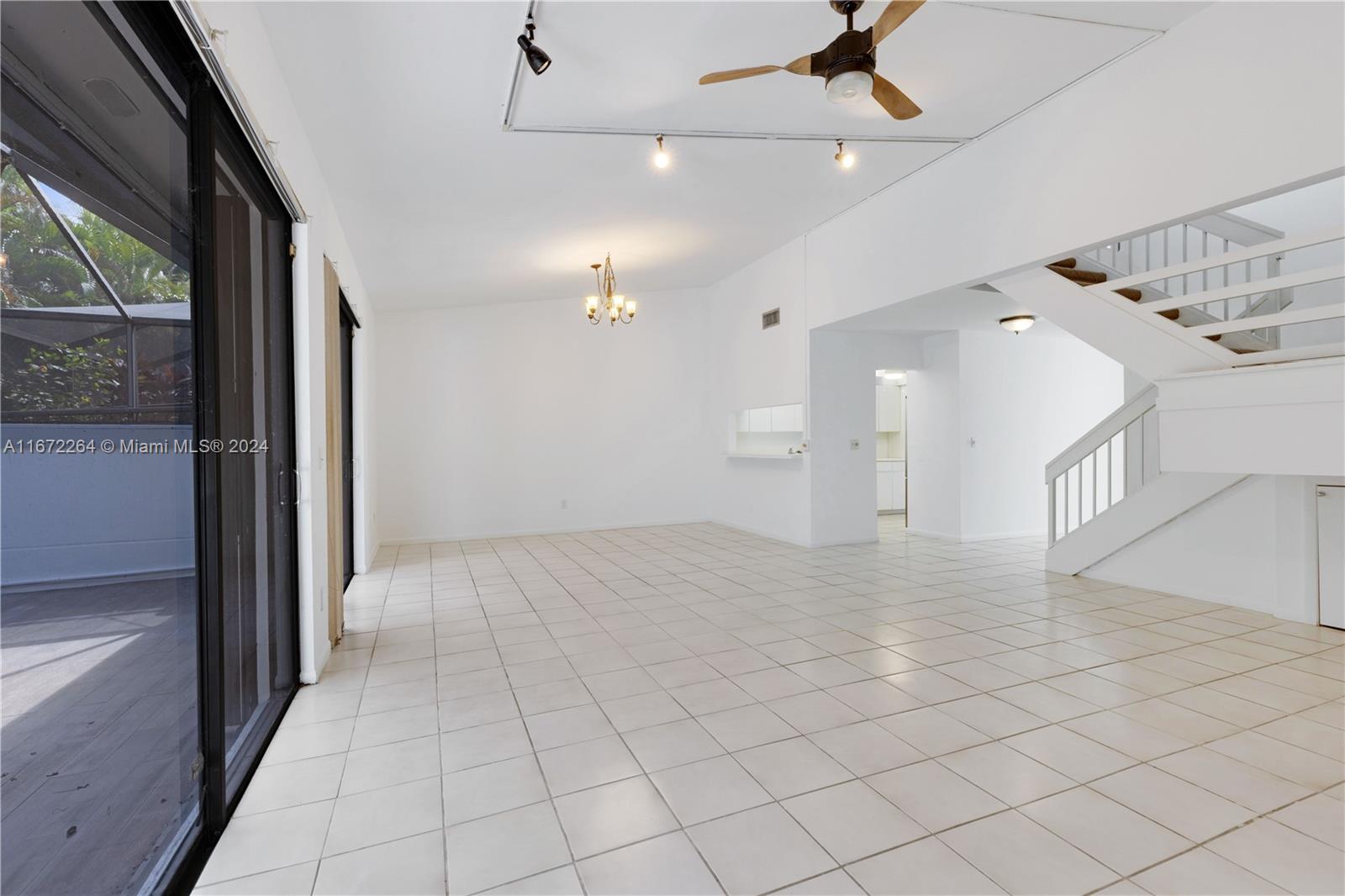 THE TOWNHOMES OF DORAL OA - Residential Lease