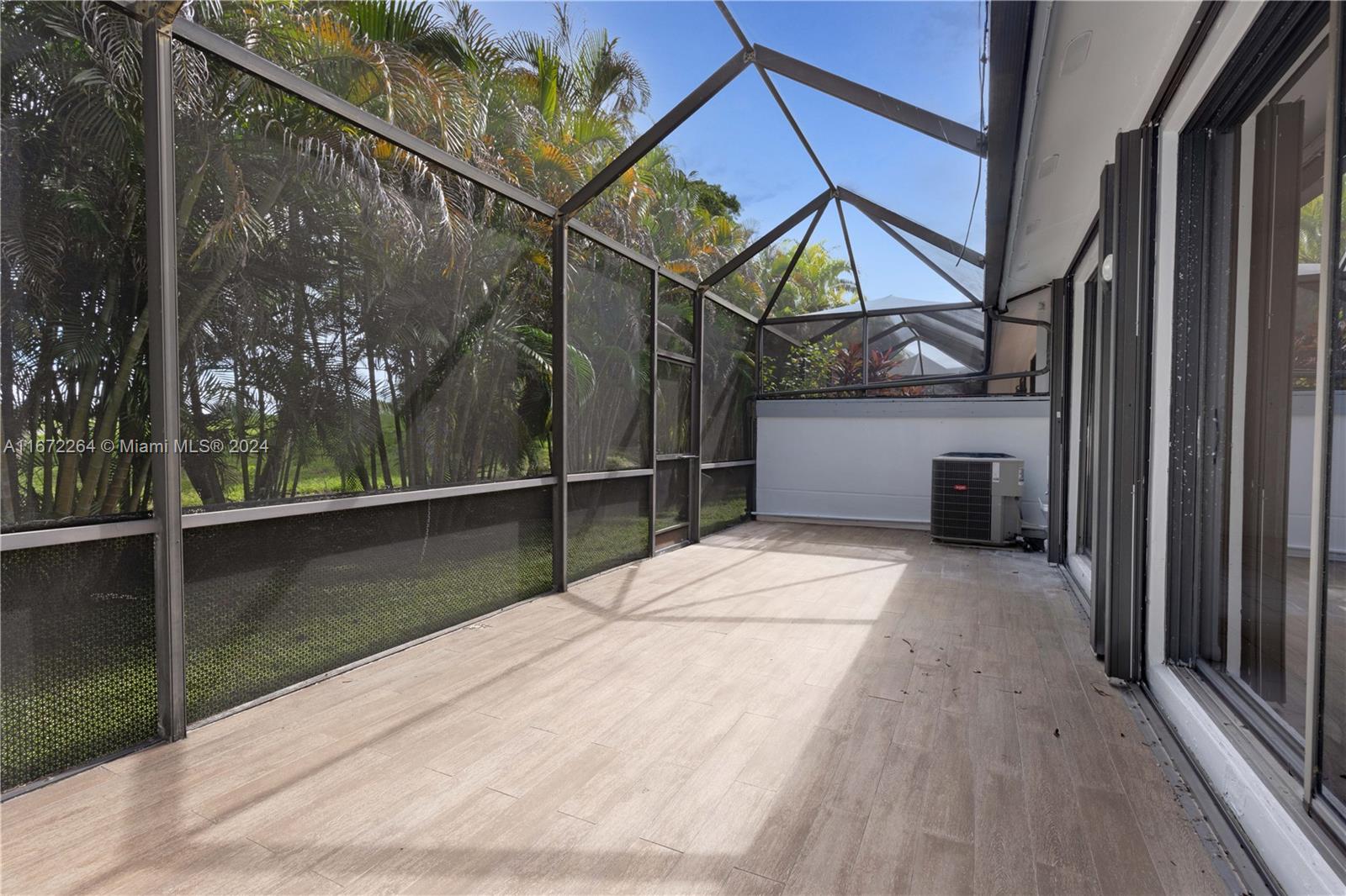 THE TOWNHOMES OF DORAL OA - Residential Lease