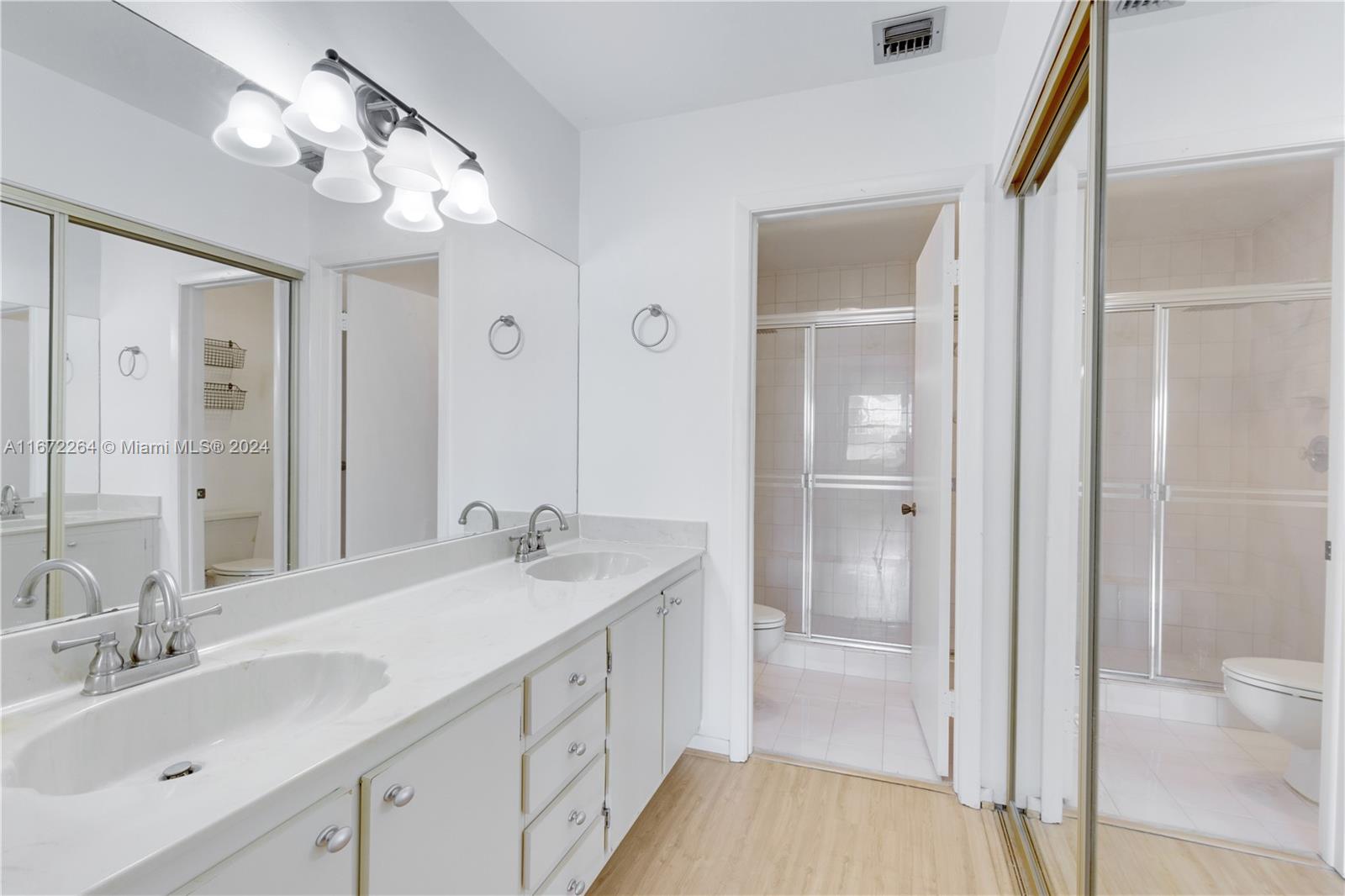 THE TOWNHOMES OF DORAL OA - Residential Lease