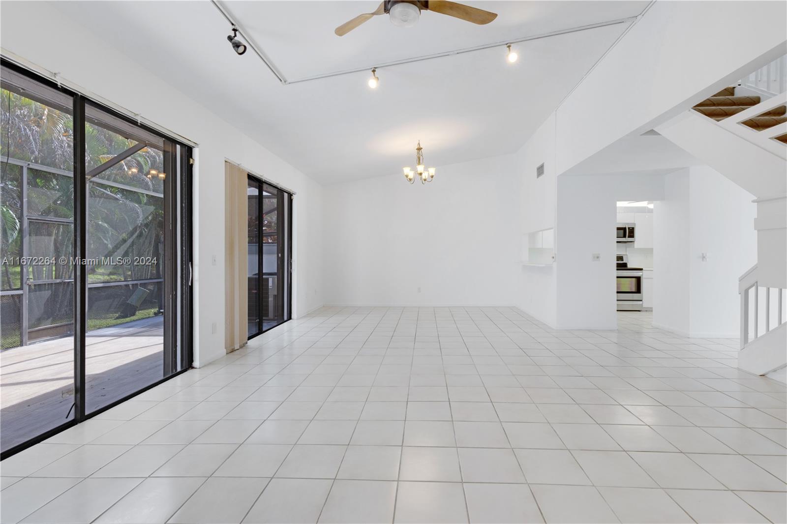 THE TOWNHOMES OF DORAL OA - Residential Lease