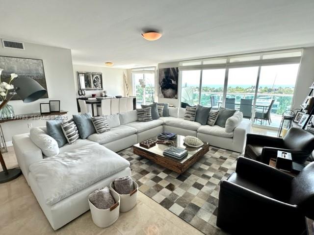 HAMPTONS SOUTH CONDO - Residential Lease
