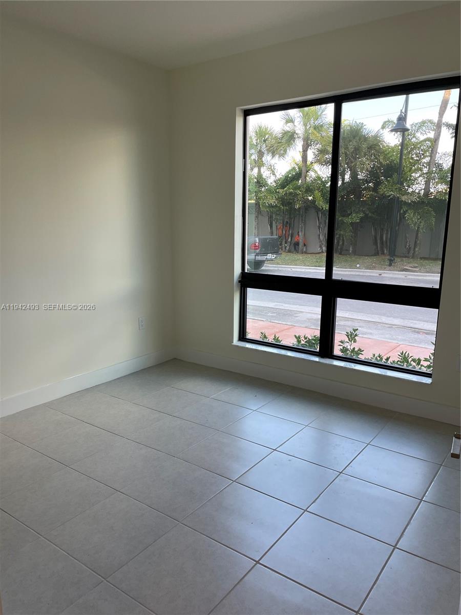 DOWNTOWN DORAL SOUTH PHAS - Residential