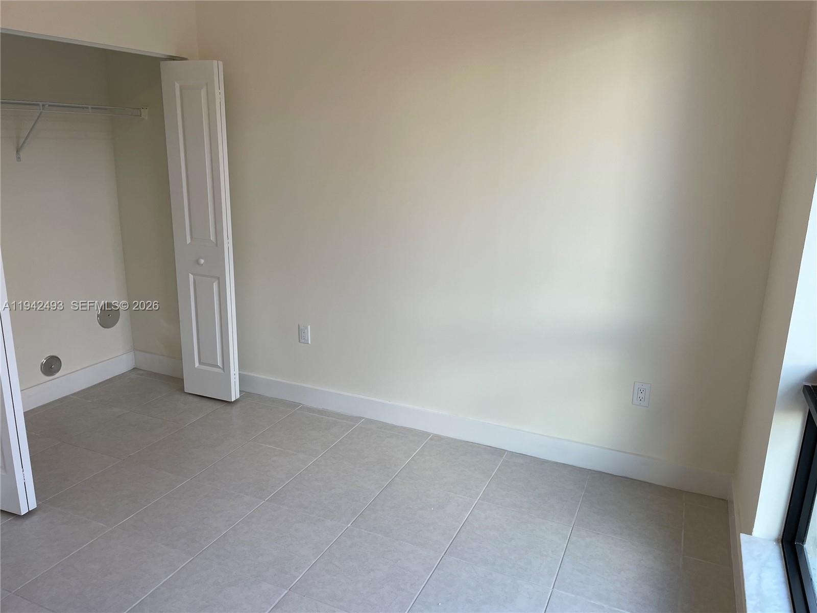 DOWNTOWN DORAL SOUTH PHAS - Residential