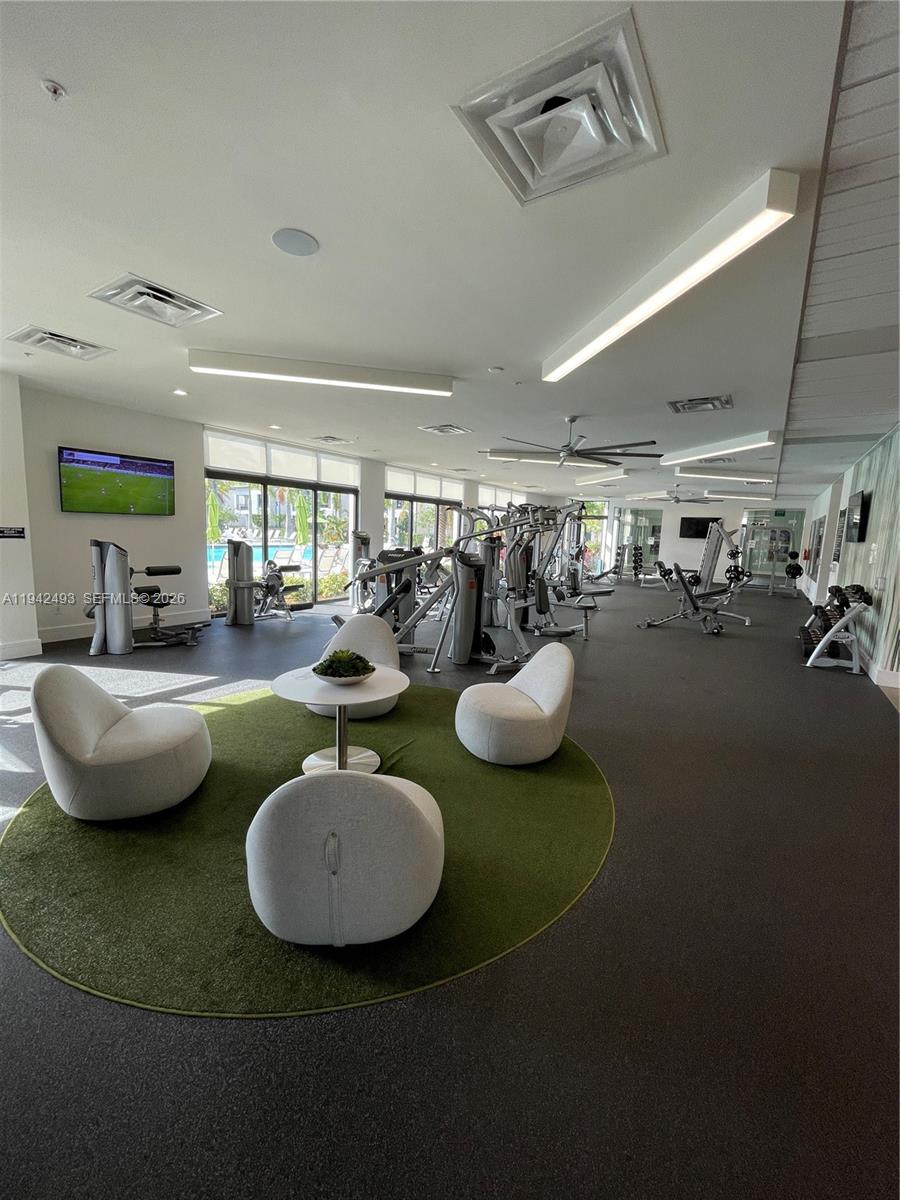 DOWNTOWN DORAL SOUTH PHAS - Residential