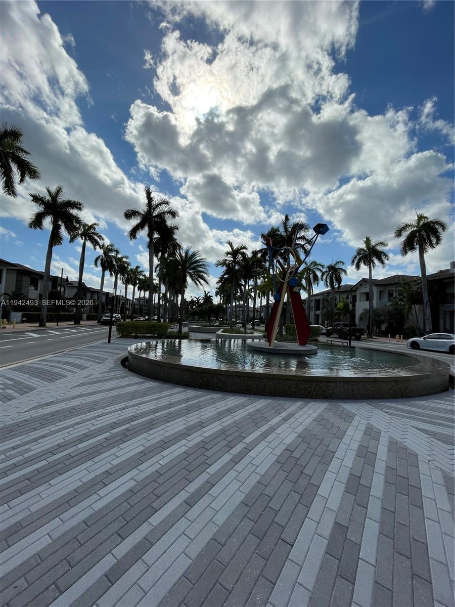 DOWNTOWN DORAL SOUTH PHAS - Residential