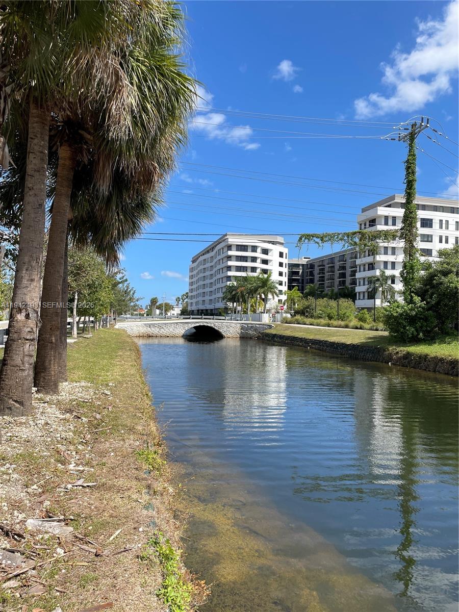 DOWNTOWN DORAL SOUTH PHAS - Residential