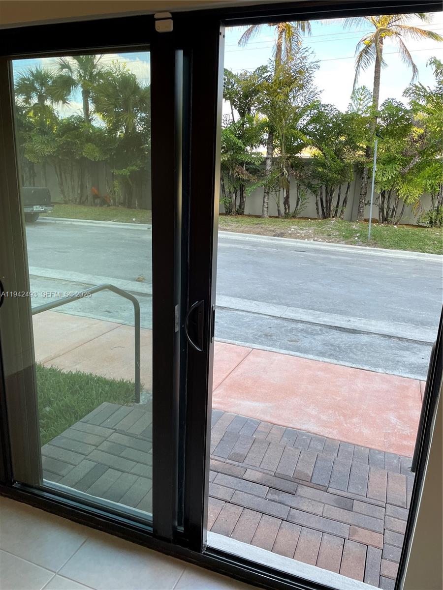 DOWNTOWN DORAL SOUTH PHAS - Residential