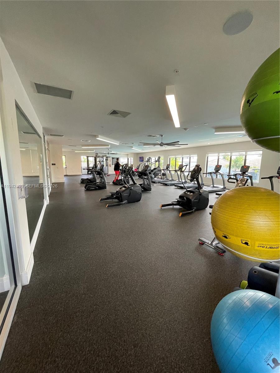 DOWNTOWN DORAL SOUTH PHAS - Residential