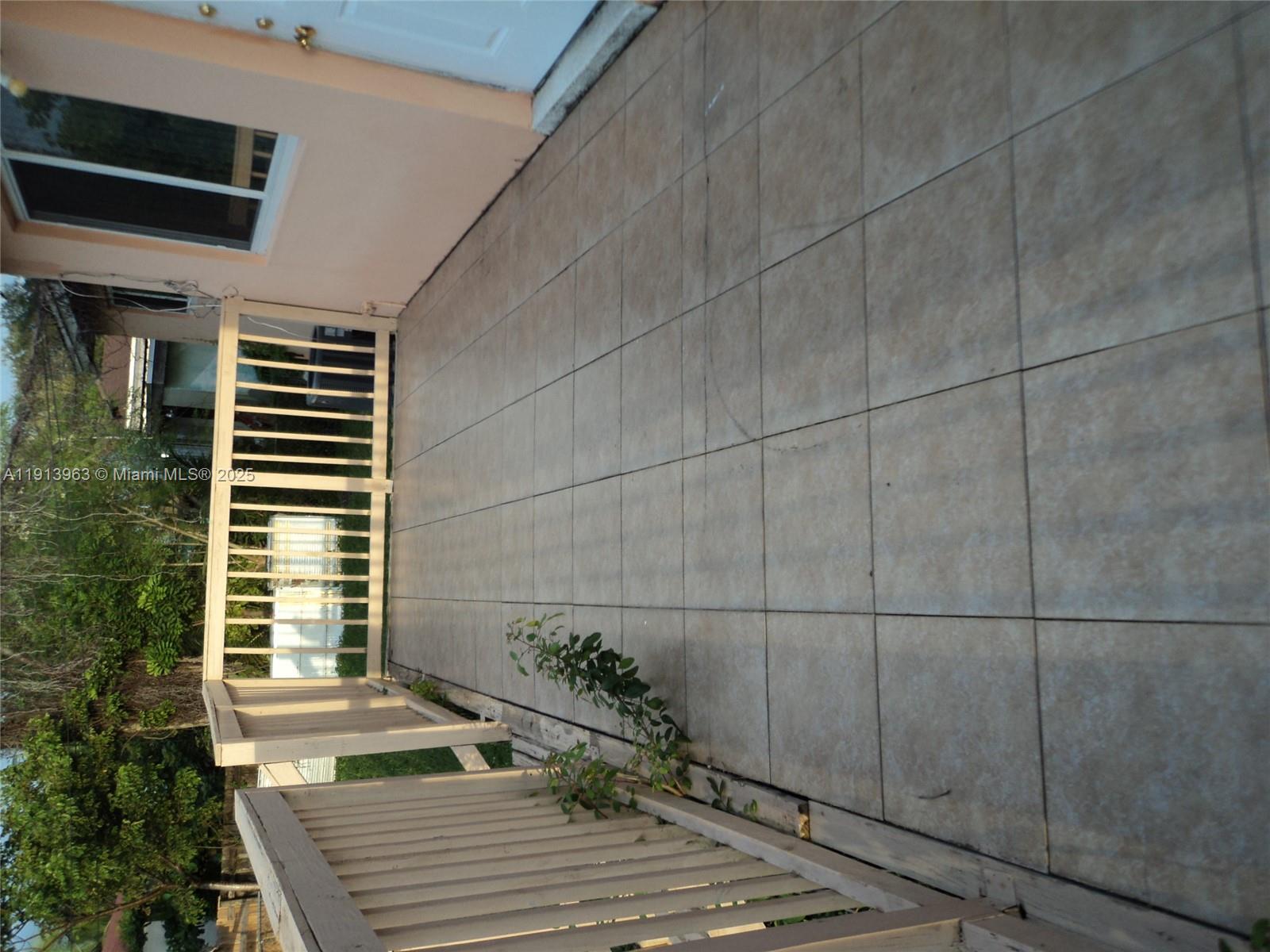 SOUTH HOLLYWOOD AMD PLAT - Residential