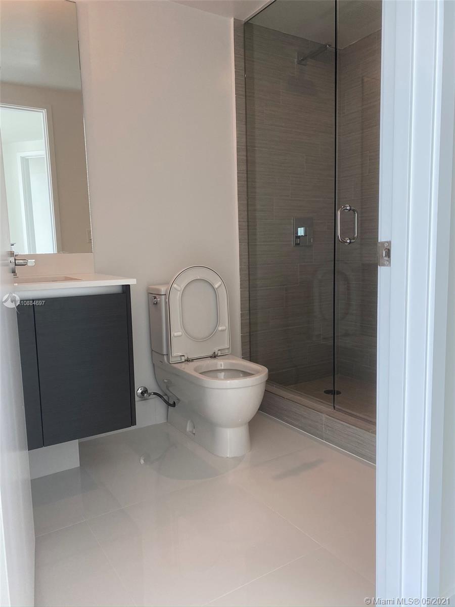 Parque Towers Condo - Residential