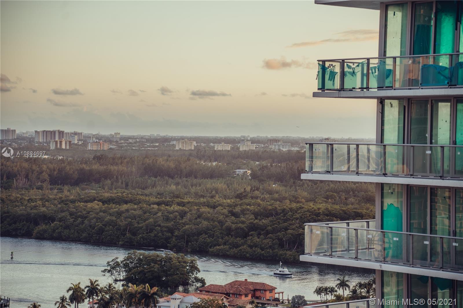 Parque Towers Condo - Residential