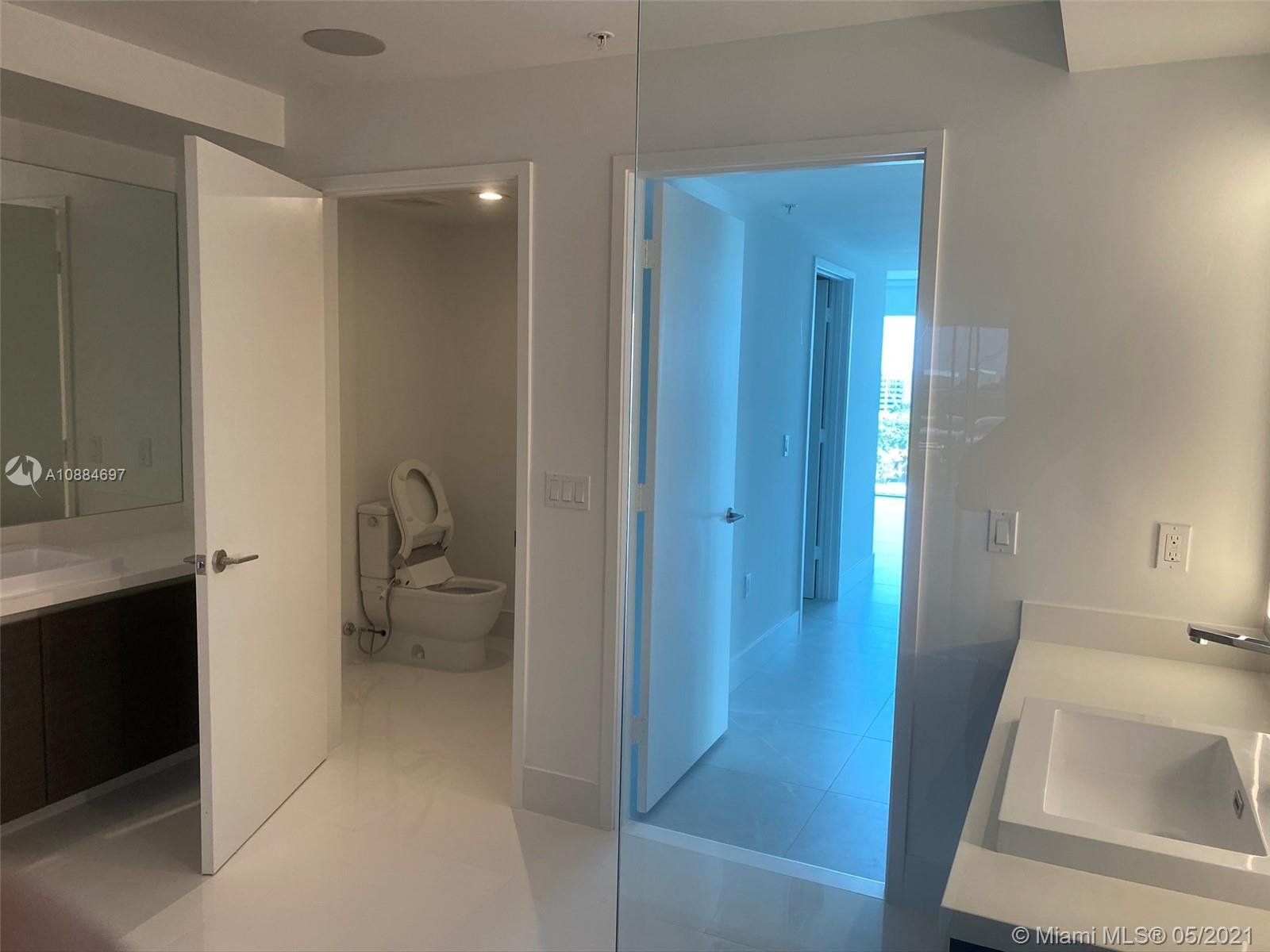 Parque Towers Condo - Residential