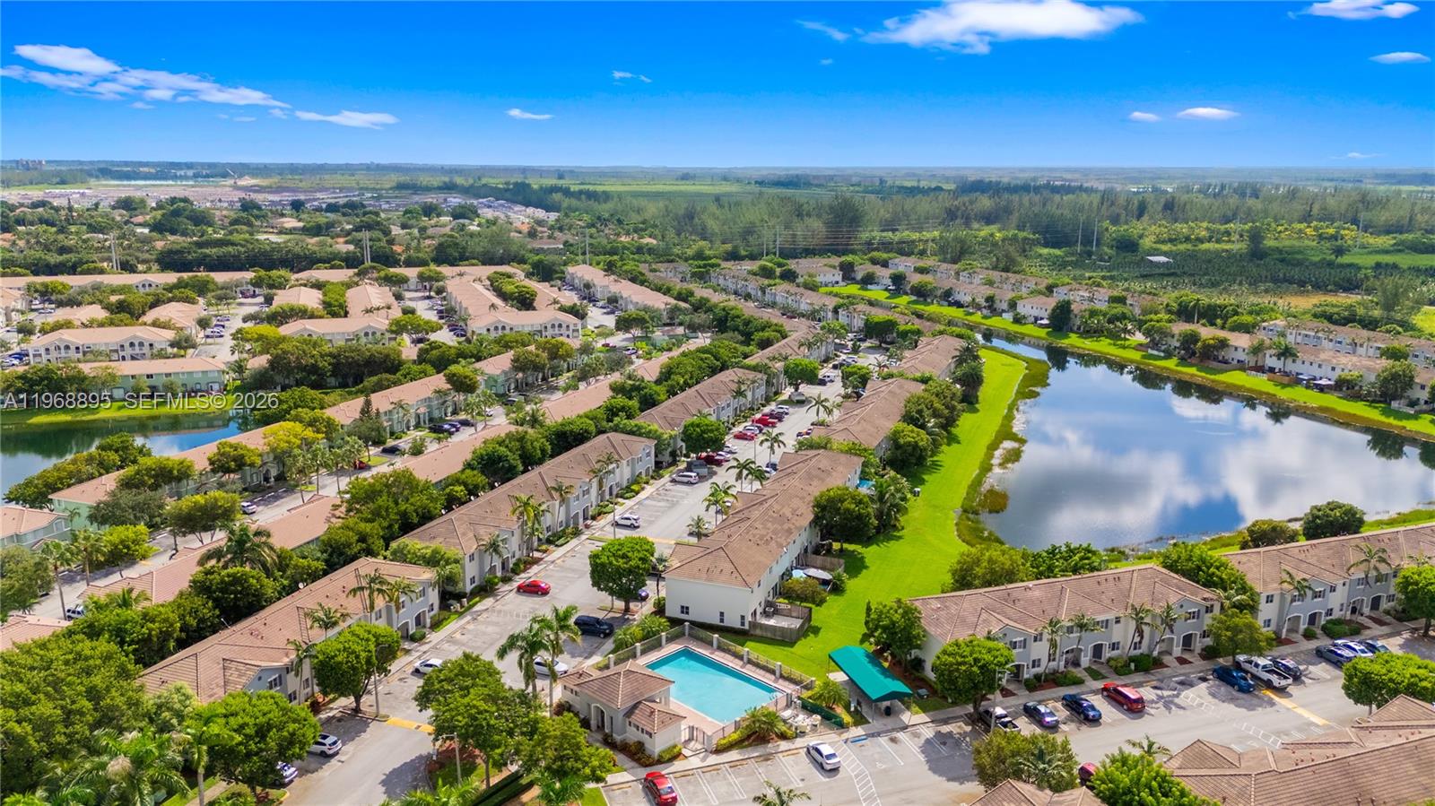 VENETIA GROVE - Residential