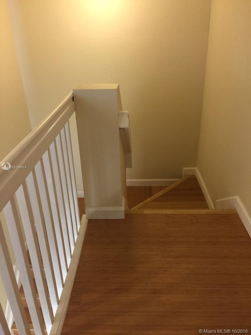 KENDALL COMMONS RESIDENTI - Residential Lease