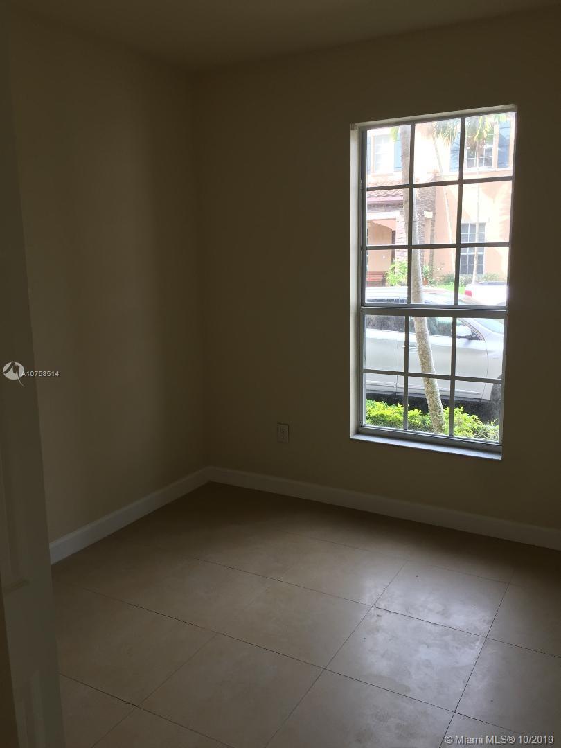 KENDALL COMMONS RESIDENTI - Residential Lease
